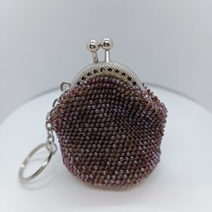 Petit porte-monnaie en perles au crochet bordeaux avec cadenas baiser avec cadre en métal pochette à langer rétro, breloque de sac porte-clés, petite idée cadeau pour collègue