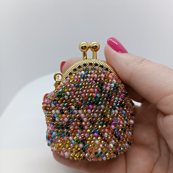 Small multicolored sparkling crochet beaded coin purse with kiss lock Cute rosary keychain pouch Tiny rosary handmade wallet Change moneybag