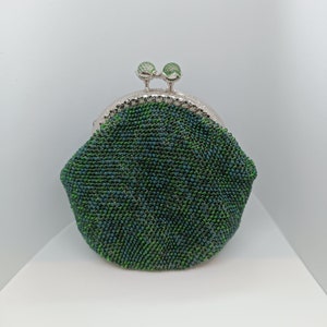 Monedero con cuentas de crochet verde oscuro, estuche para lápiz labial, bolso de mano, bolsa de viaje con cierre para joyas, organizador retro con rosarios y cordón