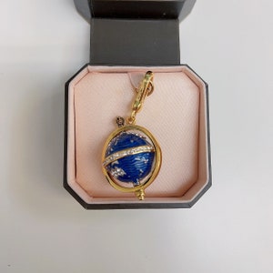 Juicy Couture globe charm