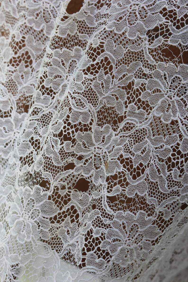 Intricate RARE antique 20/'s sheer off white Chantilly lace ruffle collar pirate ruffle short sleeve semi-cropped boxy top blouse shirt