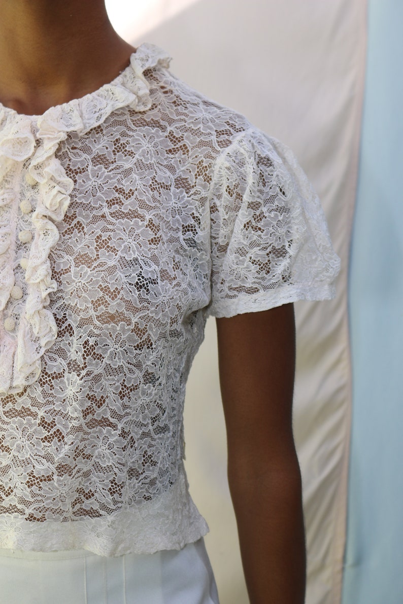 Intricate RARE antique 20/'s sheer off white Chantilly lace ruffle collar pirate ruffle short sleeve semi-cropped boxy top blouse shirt