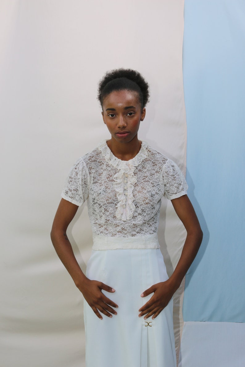 Intricate RARE antique 20/'s sheer off white Chantilly lace ruffle collar pirate ruffle short sleeve semi-cropped boxy top blouse shirt