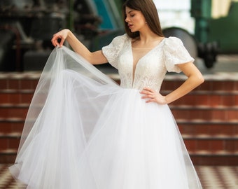 Sexy col en V robe de mariée en tulle blanc bouffée rustique manches courtes Une ligne corset dos robe alternative boho princesse style mariée prête à expédier