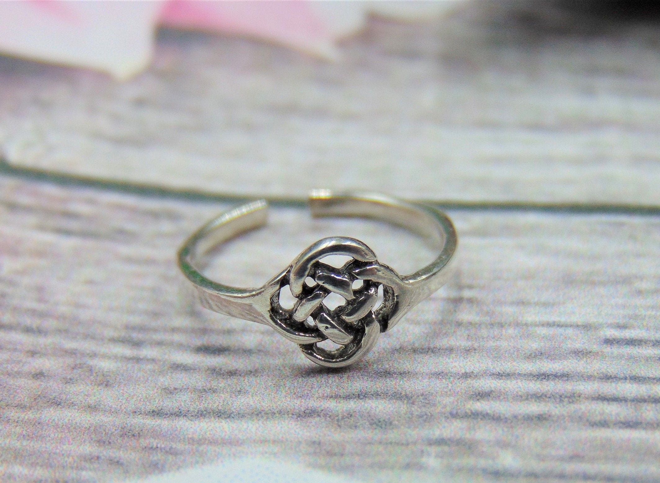 Size 4 Adjustable Sterling Silver Claddagh Toe Midi Ring Size 4 Adjustable Sterling Silver Claddagh Toe Midi Ring