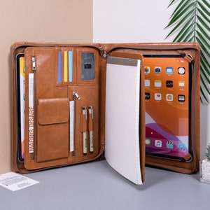 Gepersonaliseerde lederen bedrijfsportfolio, gegraveerd notitieboekje met iPad Pro-hoes, leren bedrijfsportfolio met monogram, afstudeercadeaus