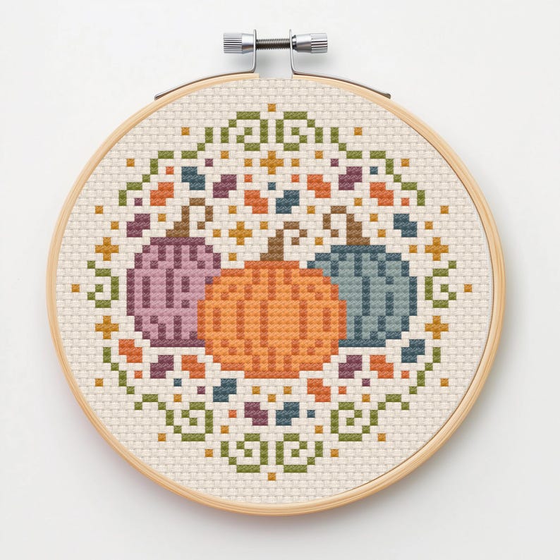 Fairytale Kürbis Patch Kreuzstichmuster | Kleines, niedliches, modernes Herbst Design mit bunten Kürbissen Für Herbst, Halloween | Digitales PDF Bild 2