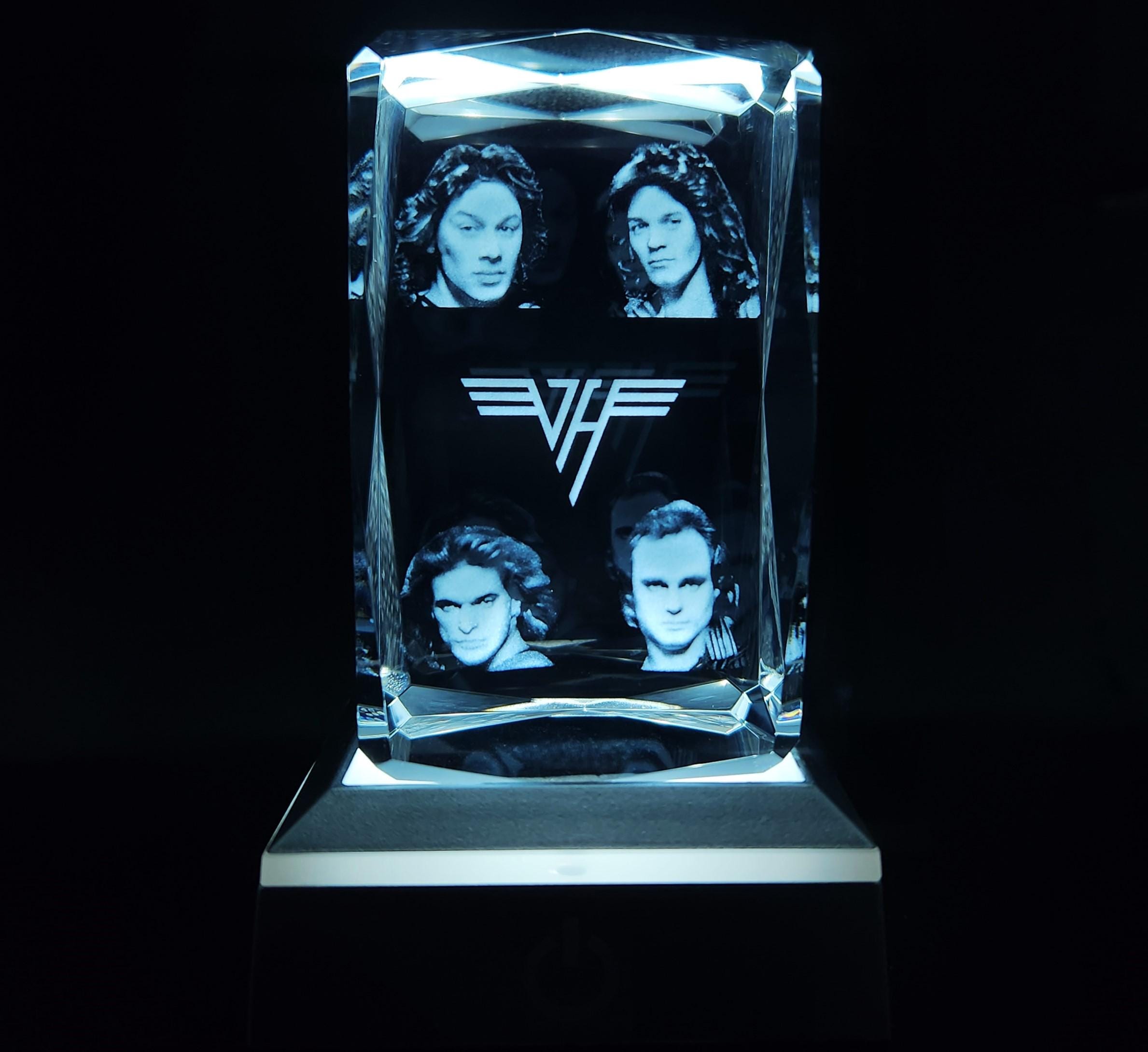 EDDIE VAN HALEN　置物　額　ピック　アート　インテリア　オブジェ il_fullxfull.7447479622_csub.jpg