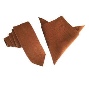 Cravatta skinny in bronzo con fazzoletto da taschino abbinato, cravatta skinny in rame da uomo, cravatta da sposa marrone dorata da uomo, cravatta skinny degli sposi, cravatta dei testimoni dello sposo