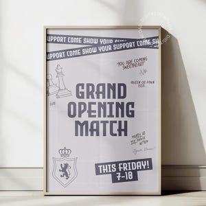Può includere: Un poster in bianco e nero con un design di pezzo degli scacchi e il testo "Grand Opening Match" con la data e l'ora "This Friday! 7-10".