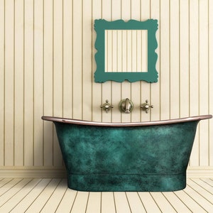 Green copper bathtub Venus