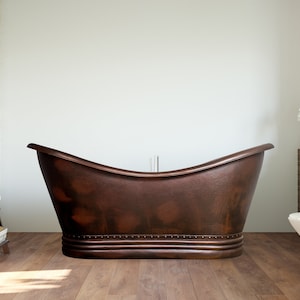 Antique copper bathtub Caravelt Copper