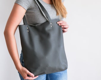 gray leather purse