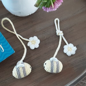 PDF instructions in German, rearview mirror pendant bee, bookmark, crochet instructions, bookmark bee, pendant bee, crochet instructions bee