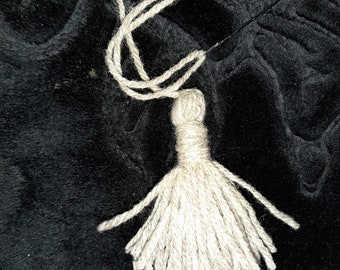 Tassels made of virgin wool