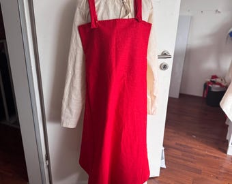 Set consisting of underdress and apron