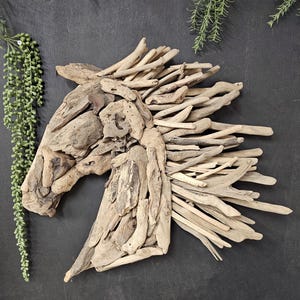 Driftwood Horse Head Wall Hanging – Rustic Coastal Wall Art | Handmade Horse Decor | Natural Wood Sculpture