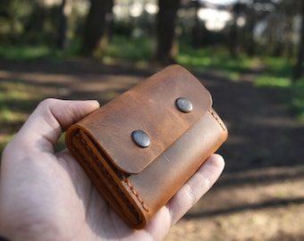 Portafoglio in pelle Crazy Horse fatto a mano: sottile porta carte con tasca frontale