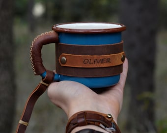 Gepersonaliseerde geëmailleerde koffiemok: leren campingmok
