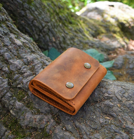 Small women's wallet with coin pocket hotsell