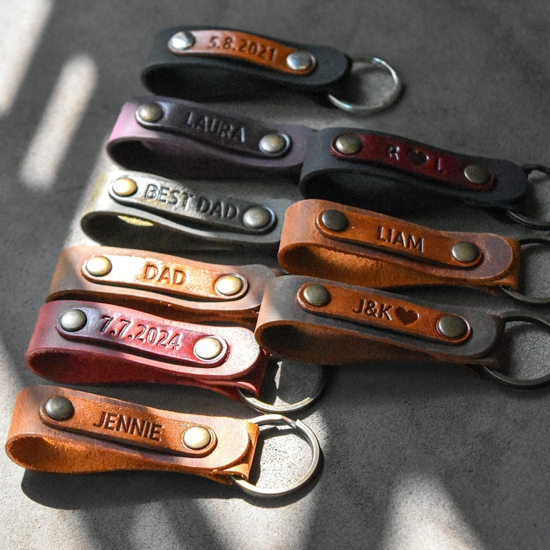 🌟Free Personalization🌟Custom Leather Keychain, Personalize with Name, Date, or Message, Personalized Leather Keyring, Anniversary Gift