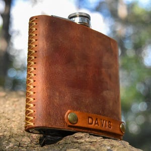 Fiaschetta rustica in pelle personalizzata, fiaschetta da whisky, fiaschetta da caccia, fiaschetta personalizzata da 6 once con punto croce, regalo di Natale perfetto, regalo per gli sposi