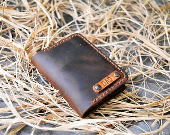 Gepersonaliseerde handgemaakte leren portemonnee minimalistisch bruin vadercadeau