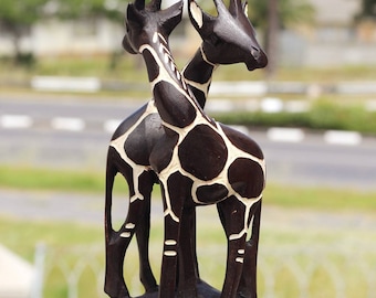 ジンバブエのキリンの木彫り - Etsy 日本