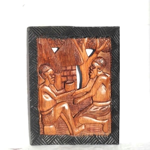 34 cm Mukwa-Holz Afrikanischer Dorflebensrahmen, sambisches Hand geschnitztes Wandbehang. Hellbraun und schwarz poliert Geschenk Home/Office Decor