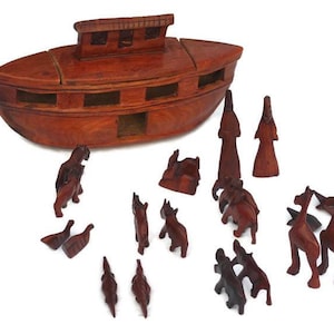 Noah&#39;s Ark handmade wood art.  33×10×10cm vessel with 18 pieces animals pairs figurines including Noah and his wife. Home/Office Décor gift