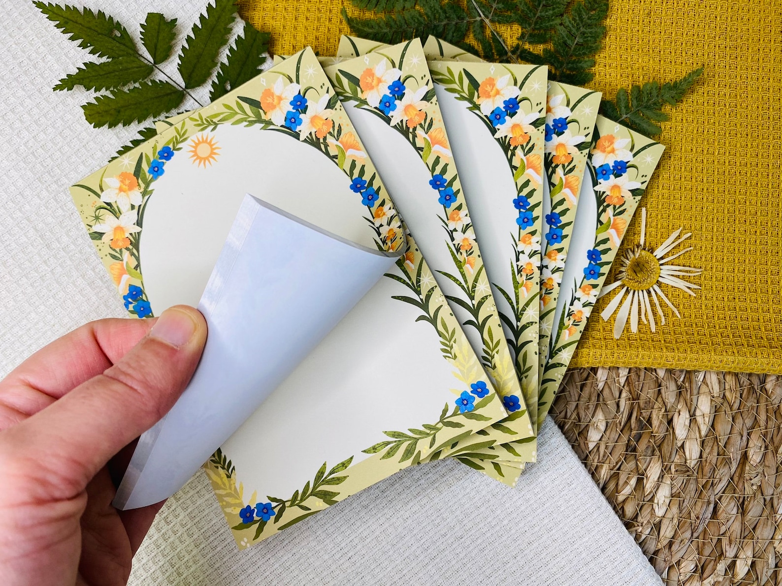 Daffodil Garden Notepad A6 To-do List- Floral Planner - Grocery List ...
