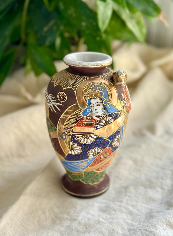 Vintage - Japanese Royal Satsuma Moriage Vase - Immortals Raised