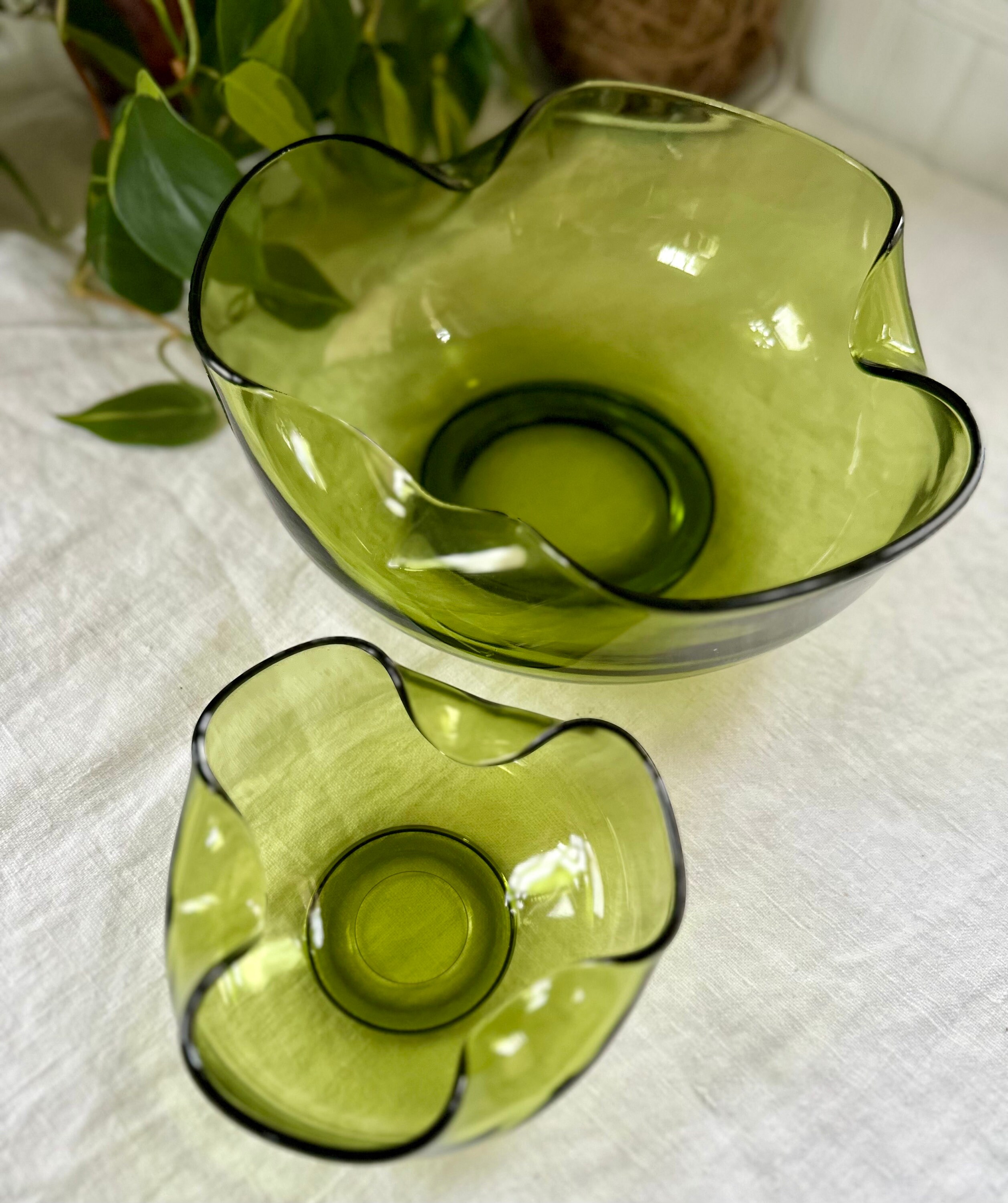 Vintage Olive Green Glass Chip and Dip Bowls Set, Rolled Edge, Anchor