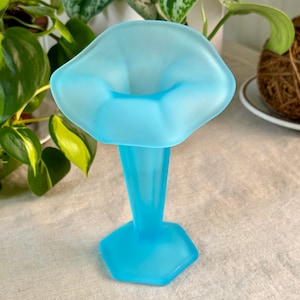 Vintage Westmoreland Satin Blue Glass Jack In The Pulpit Vase