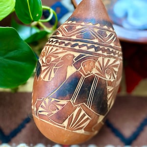 Vintage Peruvian Hand Carved Gourd Llamas Folk Art