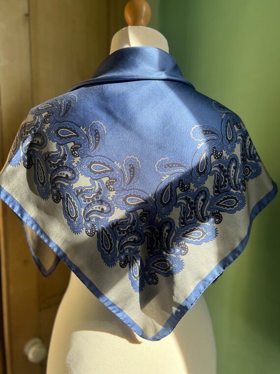 Echarpe soie : un grand choix d'écharpe en satin ou mousseline de soie