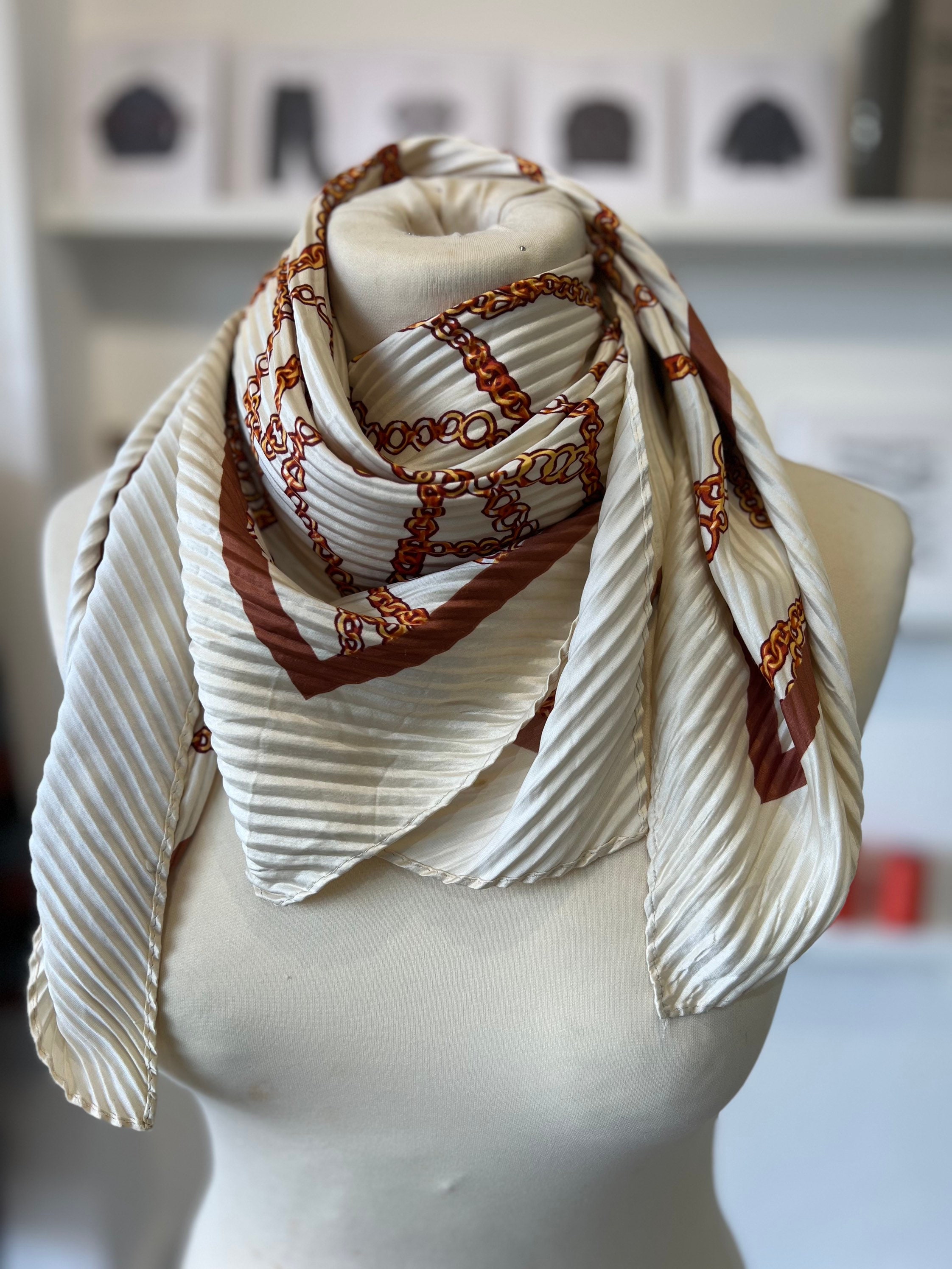 Women's Louis Vuitton Scarves and mufflers from $189