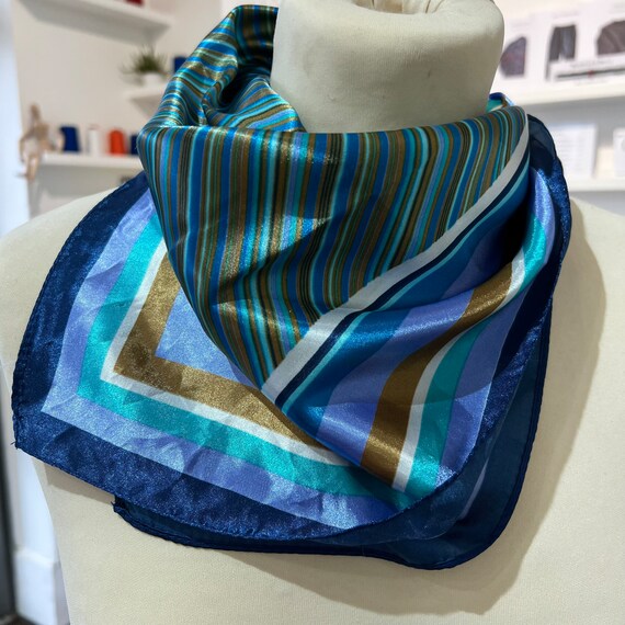 Pretty vintage small square silk blend neckerchie… - image 3