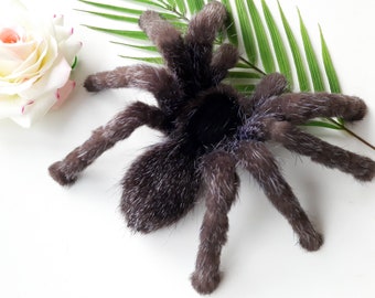 Art Doll Goliath Bird Eating Spider Large Size Tarantula Realistic Stuffed Animal Plush Insect Brazilian Jungle