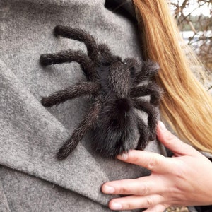 Spider Brooch Tarantula Realistic Halloween Jewelry Cosplay Clothing Decor Morticia Addams Haunted Mansion Adult Costume Witch Dress Women