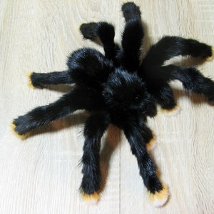 Pink-Toed Tarantula Pinktoe Pink Toe Realistic Fake Spider Stuffed Arachnophobia Gift Soft Plush Insect