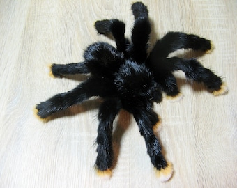 Pink-Toed Tarantula Pinktoe Pink Toe Realistic Fake Spider Stuffed Arachnophobia Gift Soft Plush Insect