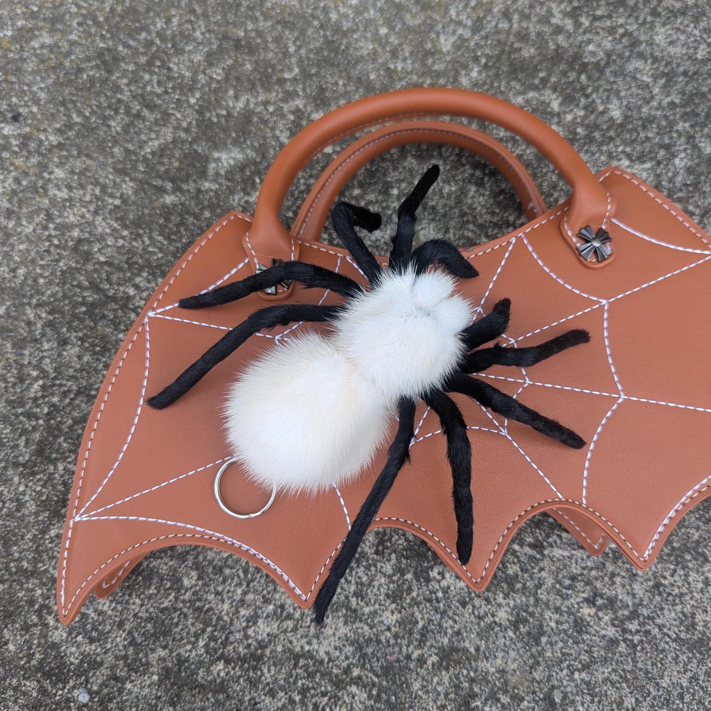 【Erieriページ】ハンドメイド　巨大　タランチュラ　蜘蛛 LifelikeSpiderArt - Etsy 日本