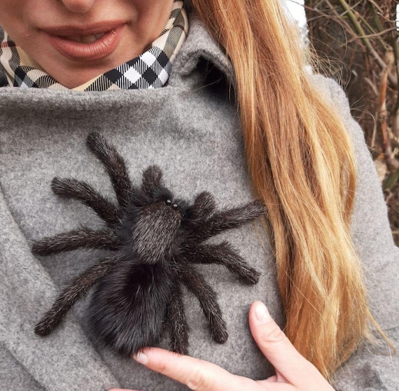 Spilla Ragno Gotico In Argento Con Perle Edison - Gioielli Moda Per Donne, Accessori Halloween Vittoriano