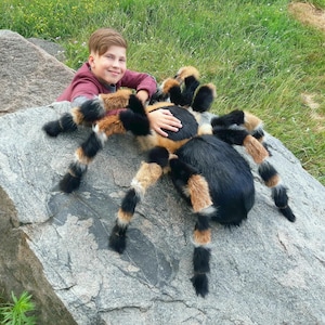 Riesen Halloween Spinne Foto Requisiten Tarantel Monster Posable Art Puppe Plüsch Riesig Horrorfilm Dekoration Indoor Scary
