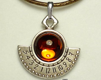 Hypatia Sundial Pendant, Hypatia Sundial Pendant, Hypatia Sonnenuhr Anhänger, Handmade Sundial, Handgemachte Sonnenuhr, Handmade Clock