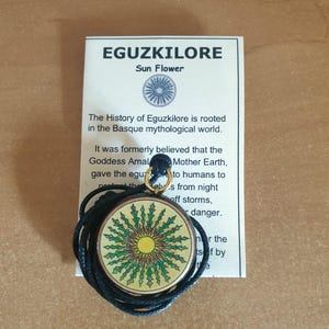 Eguzkilore in Wood, Cotton Cord and Sliding Knots, Protective Talisman Pendant, Basque Symbolism, Basque Jewelry.