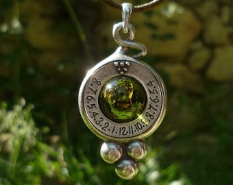 Dionysos Sundial Pendant, Dionysus Sundial, Dionysos Sonnenuhr, Solar Time Clock, Sonnenzeituhr, Solar Time Clock, Sundial Necklace.