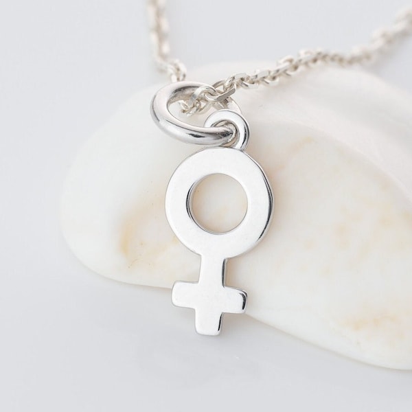 collier avec Pendentif Symbole Femme en argent (symbole origine ou Vénus)