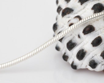 Silver chain 0.8mm, round snake mesh in 925/1000 silver for necklace, width 0.8mm (end), single length of 45 centimeters.